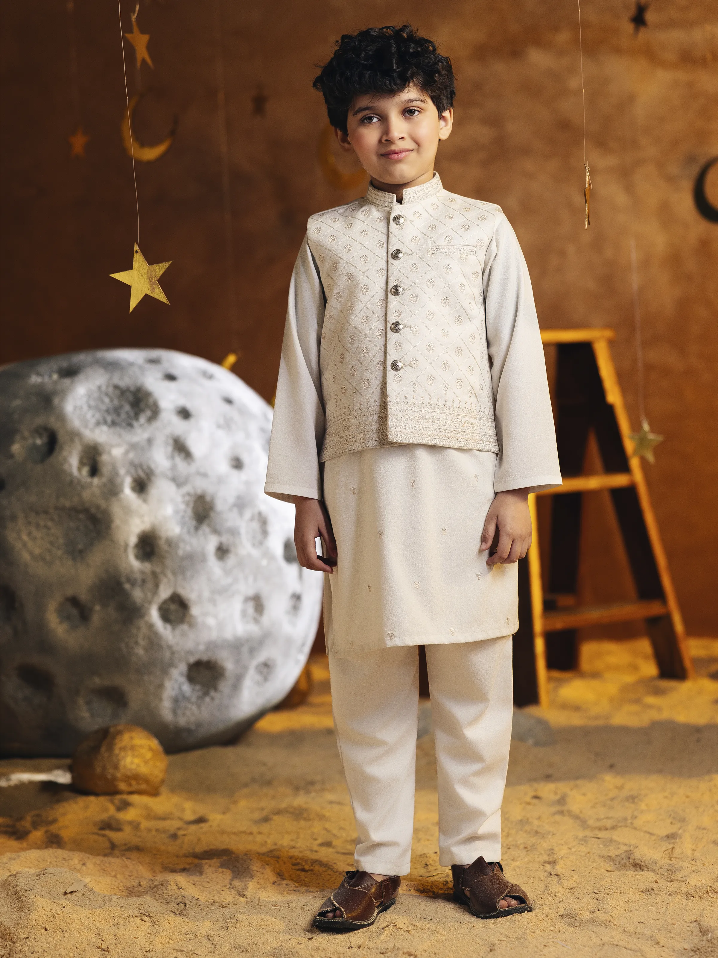 Boy's Off White Waist Coat Suit - ECBTWCS5-075 - Image 2