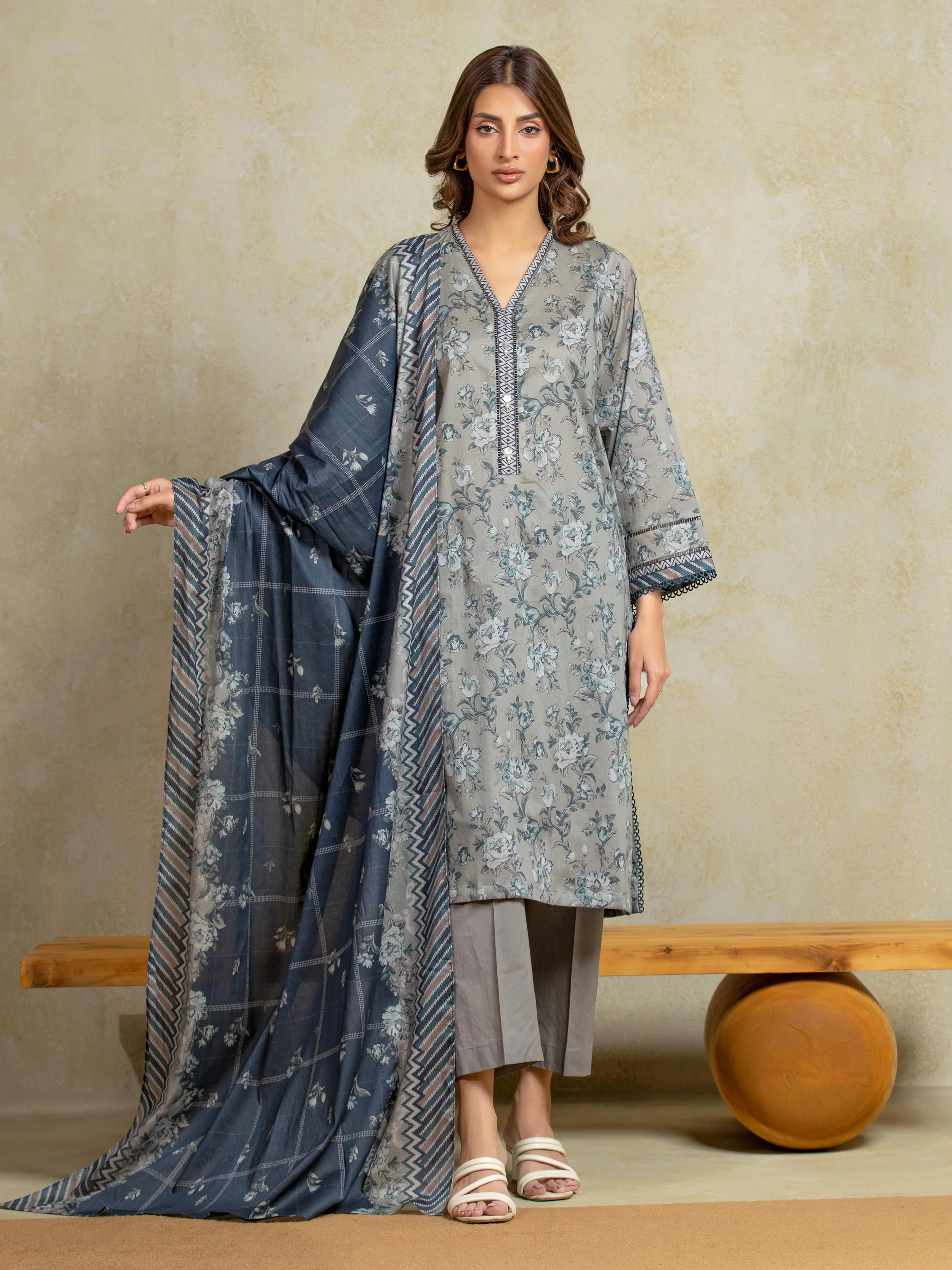 Unstitched Printed Khaddar Suit - EWU5A3-35948-3P