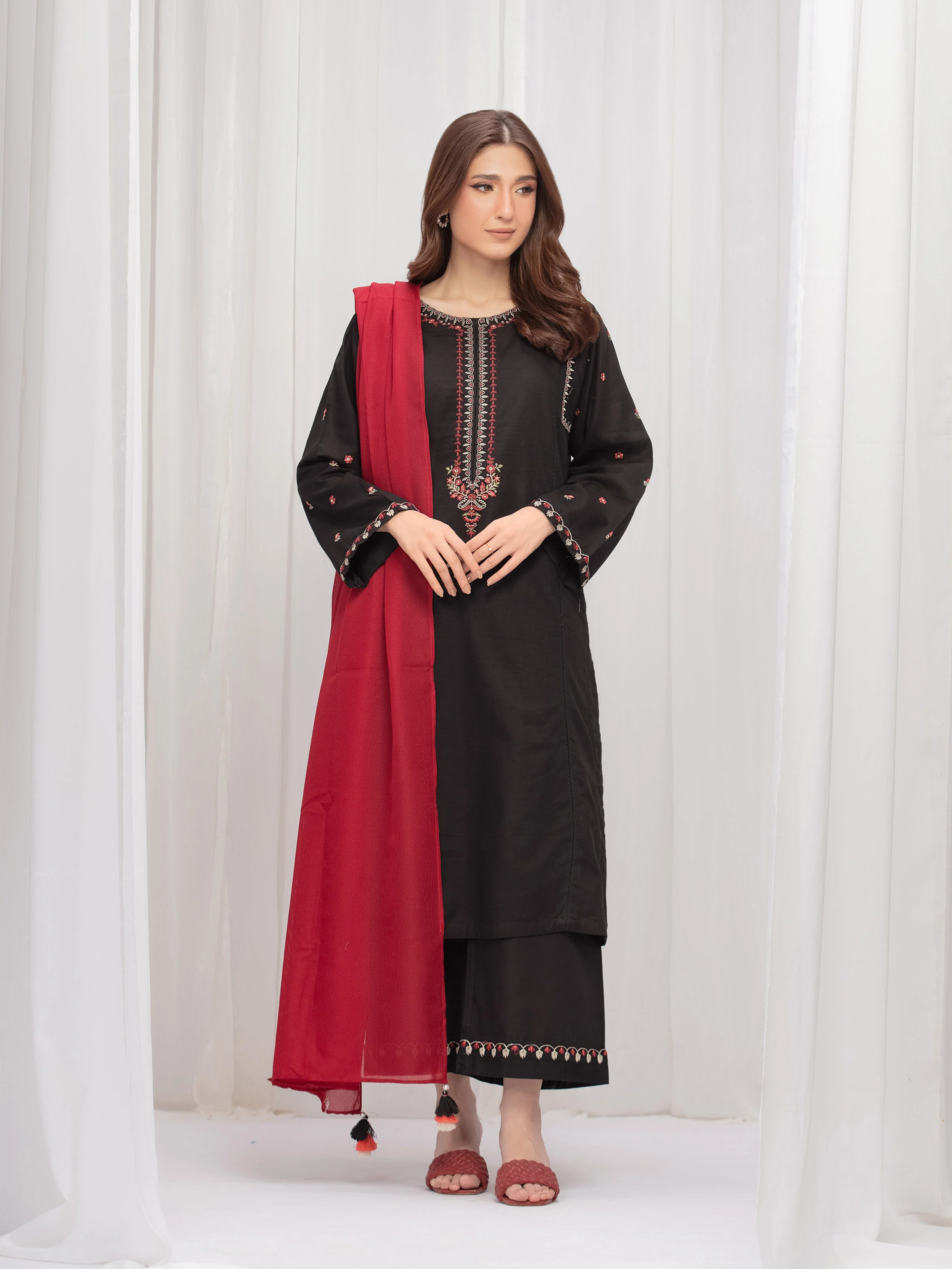 Pret Embroidered Khaddar Suit - EWTKE24-81374-3P