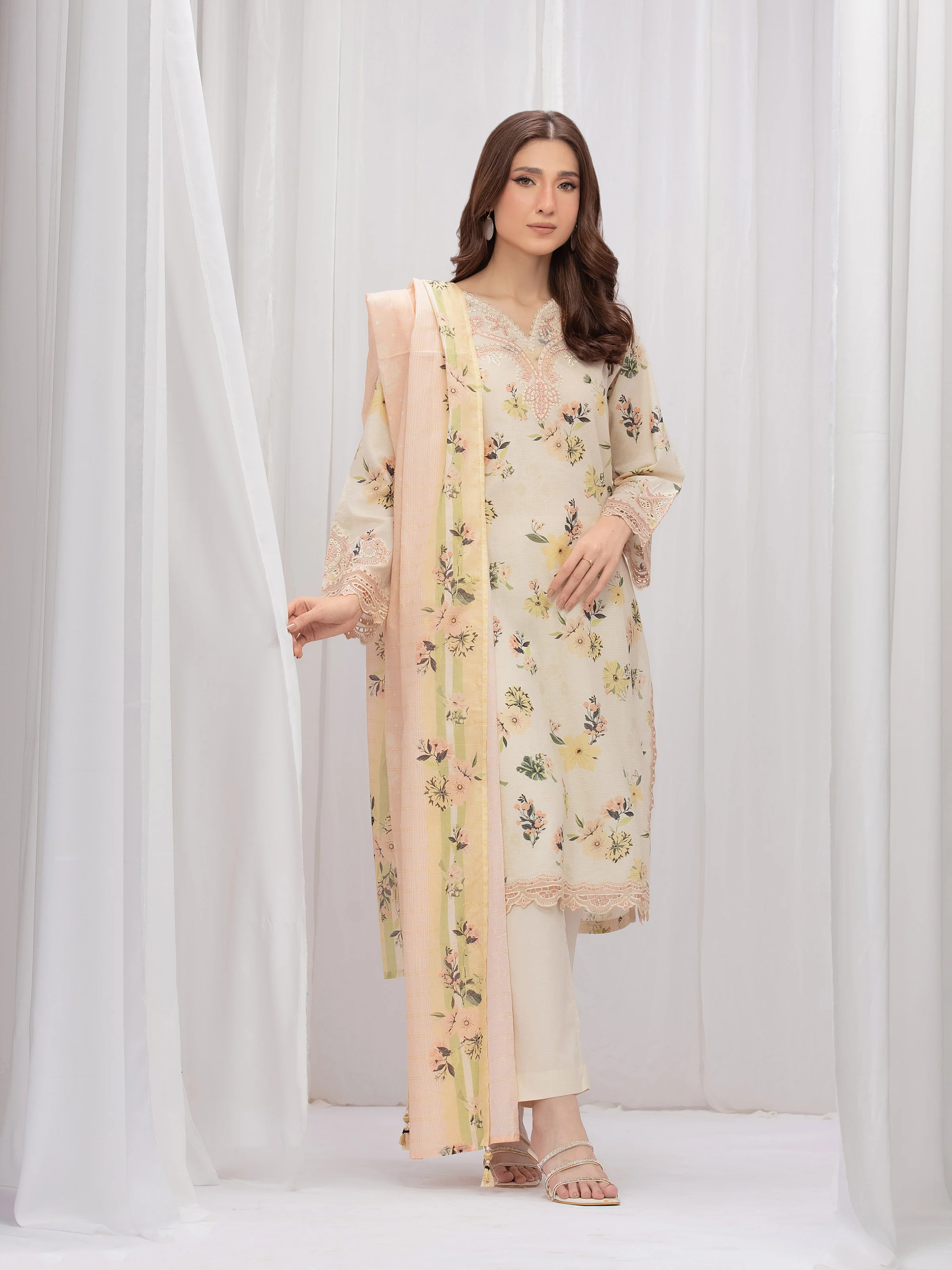 Pret Embroidered Lawn Suit - EWTKE5-82331-3P