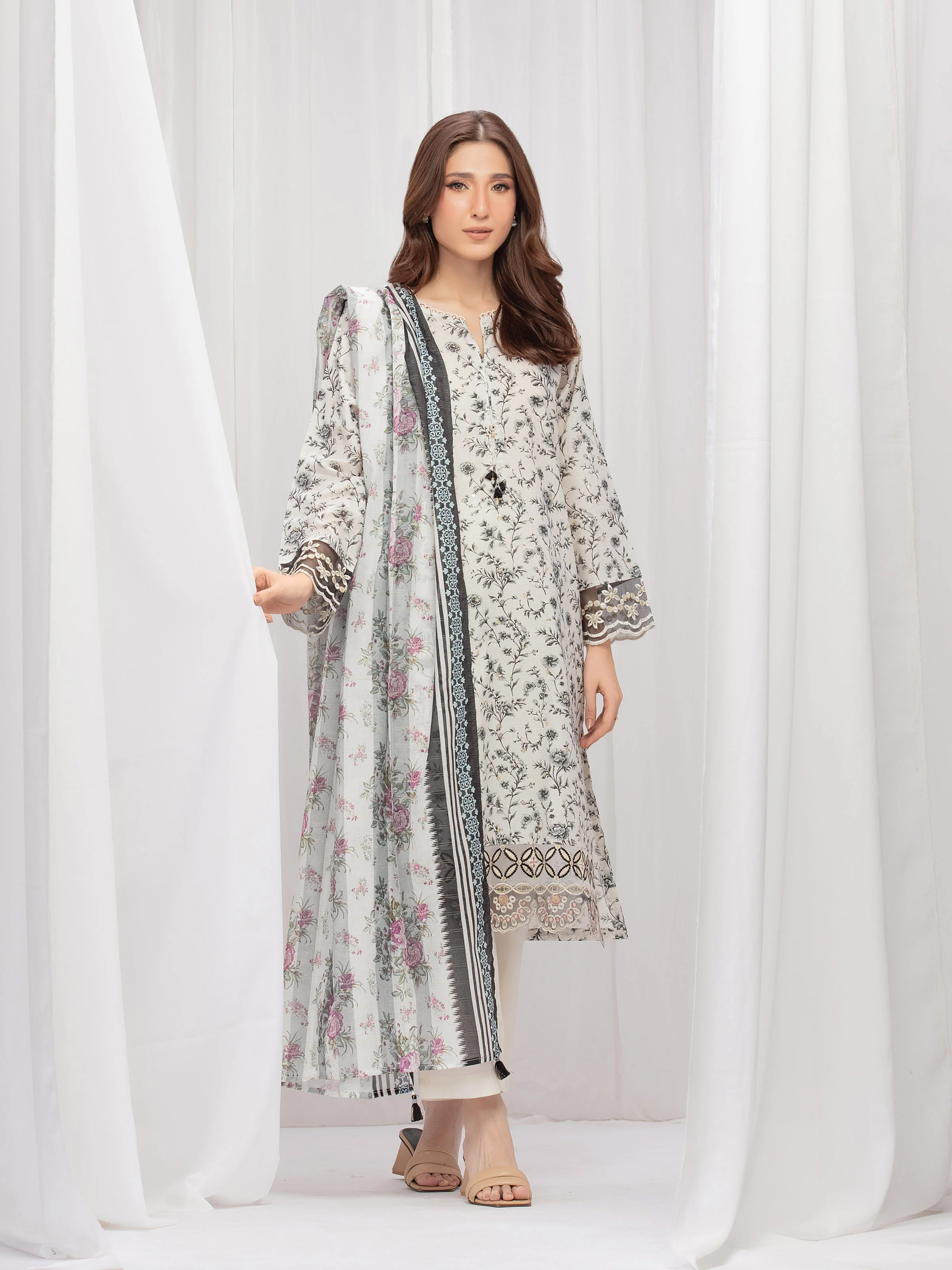 Pret Embroidered Lawn Suit - EWTKE5-82334-3P