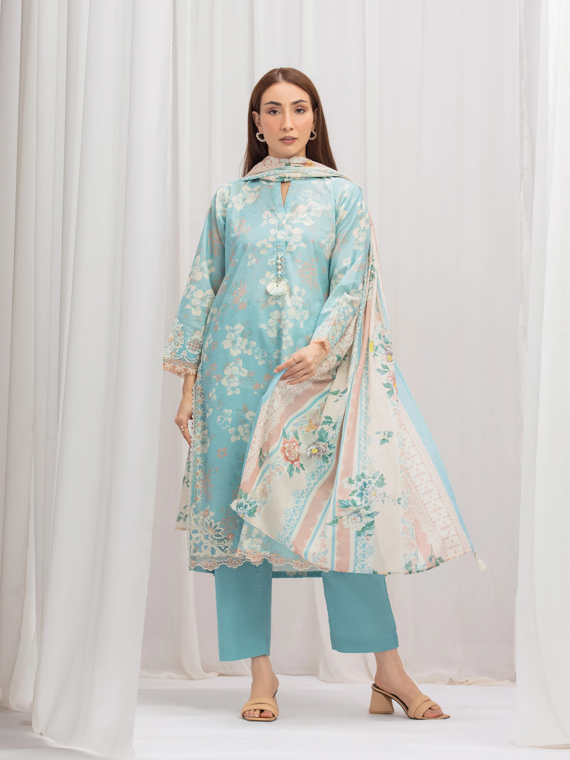 Pret Embroidered Lawn Suit - EWTKE5-82346-3P
