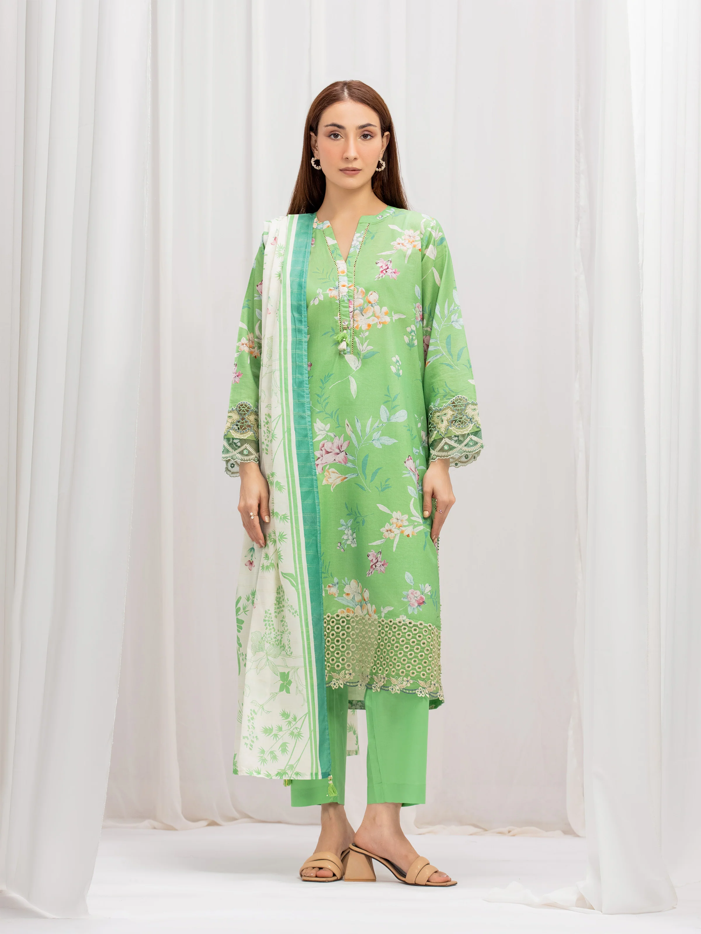 Pret Embroidered Lawn Suit - EWTKE5-82347-3P