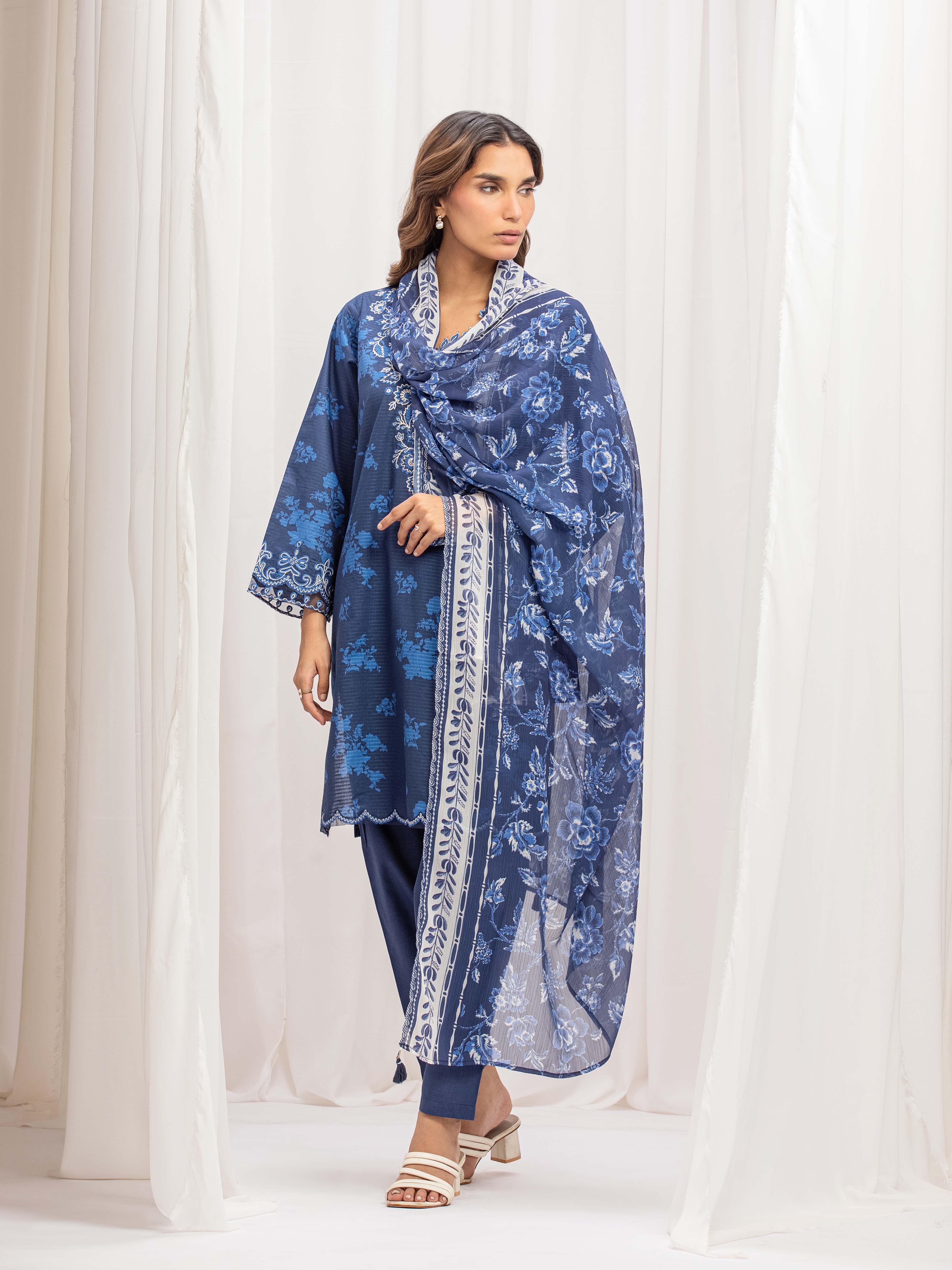 Pret Embroidered Lawn Slub Suit - EWTKE5-83006-3P