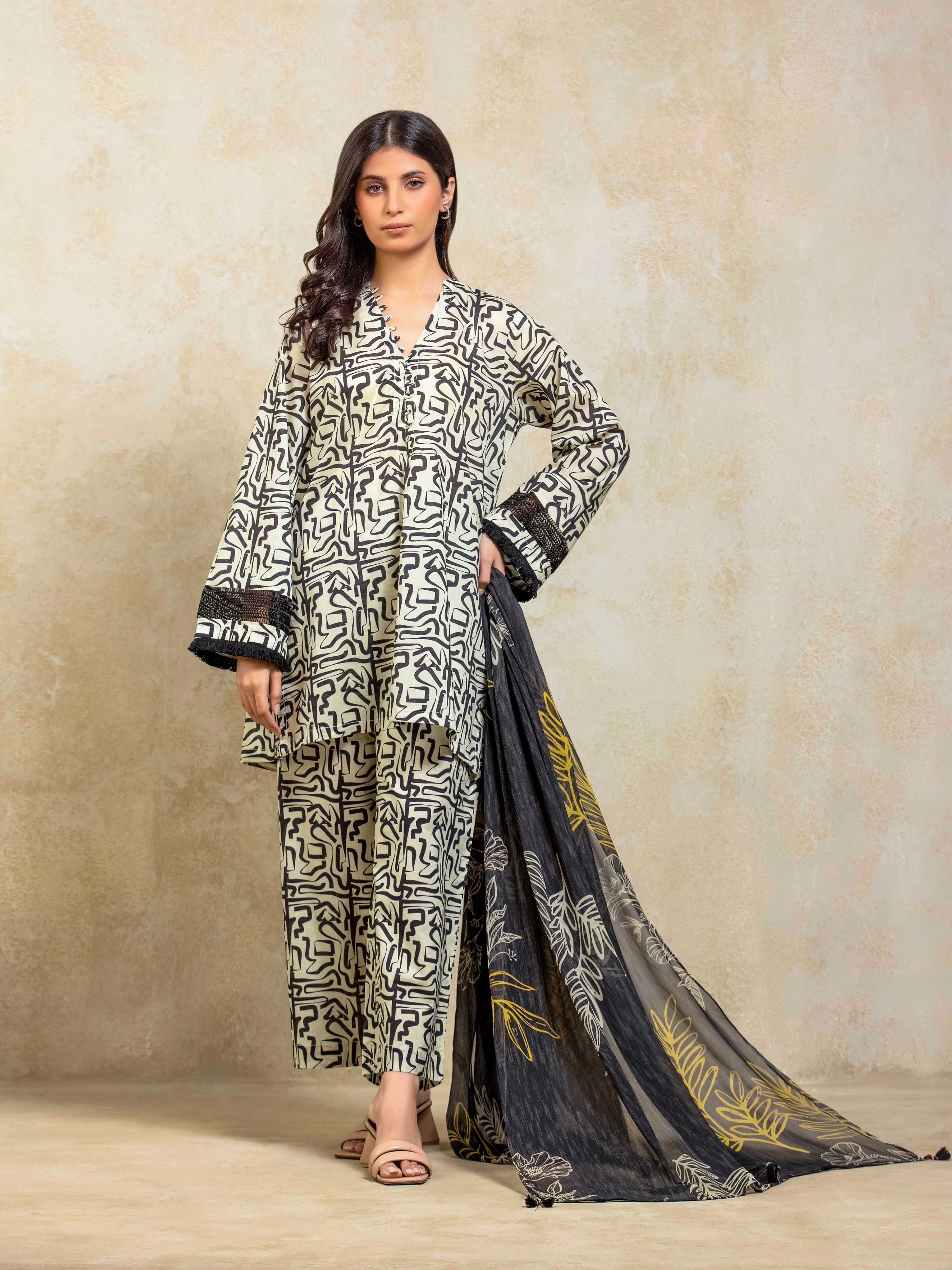 Pret Printed Lawn Suit - EWTKP5-81992-3P