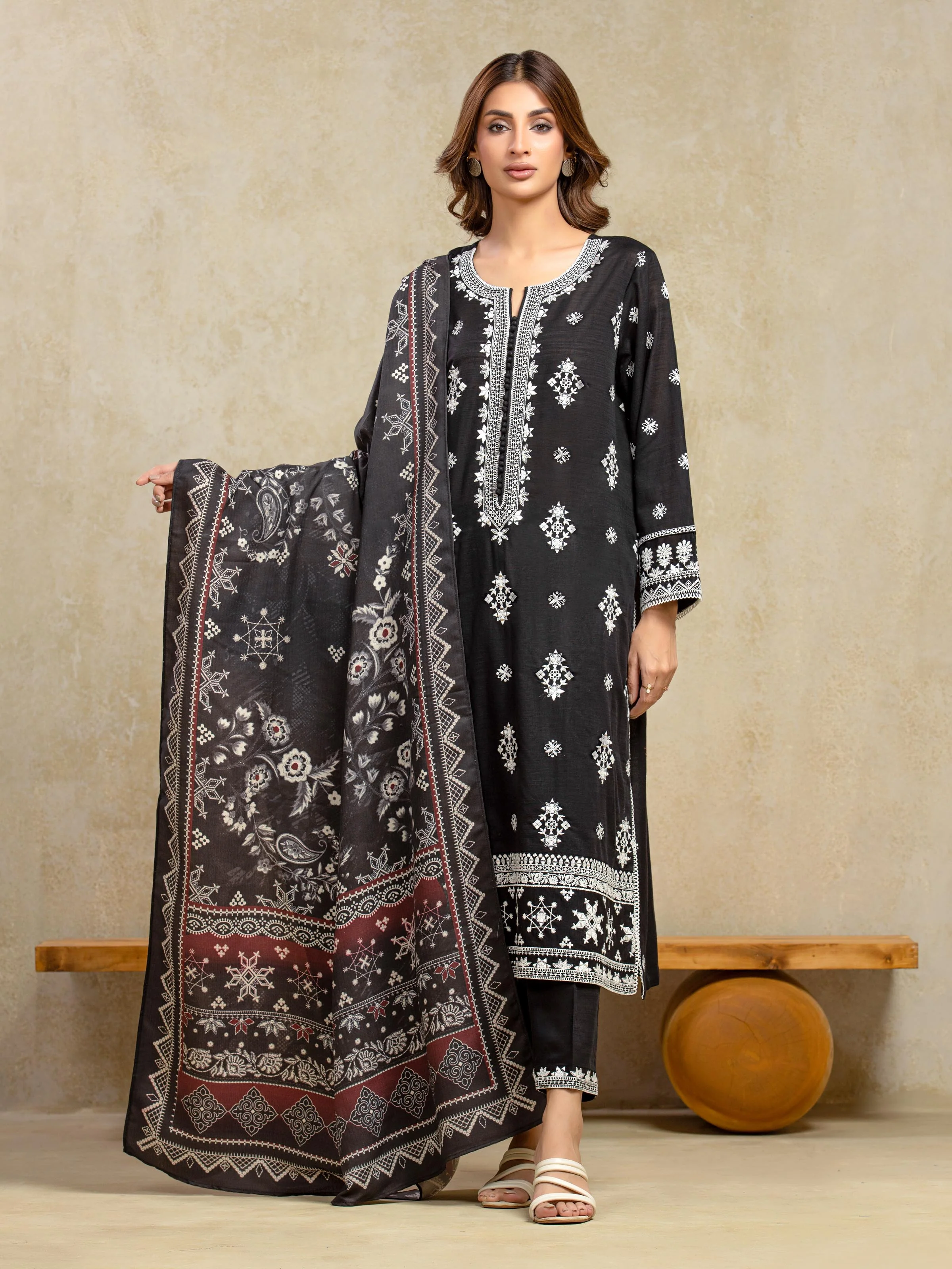 Unstitched Embroidered Khaddar Suit - EWU5V11-32013-3P