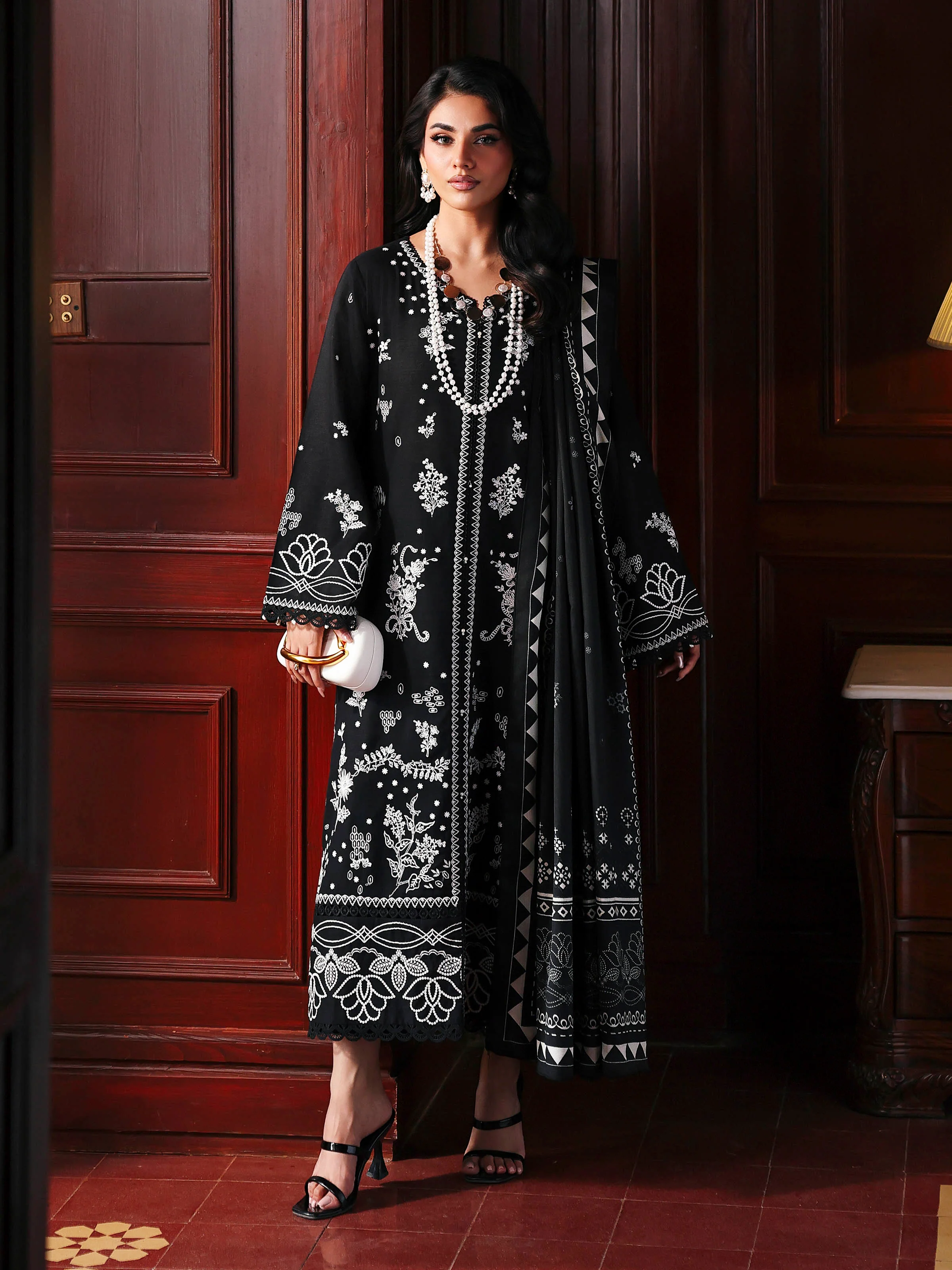 Unstitched Embroidered Khaddar Suit - EWU5V11-32006-3P