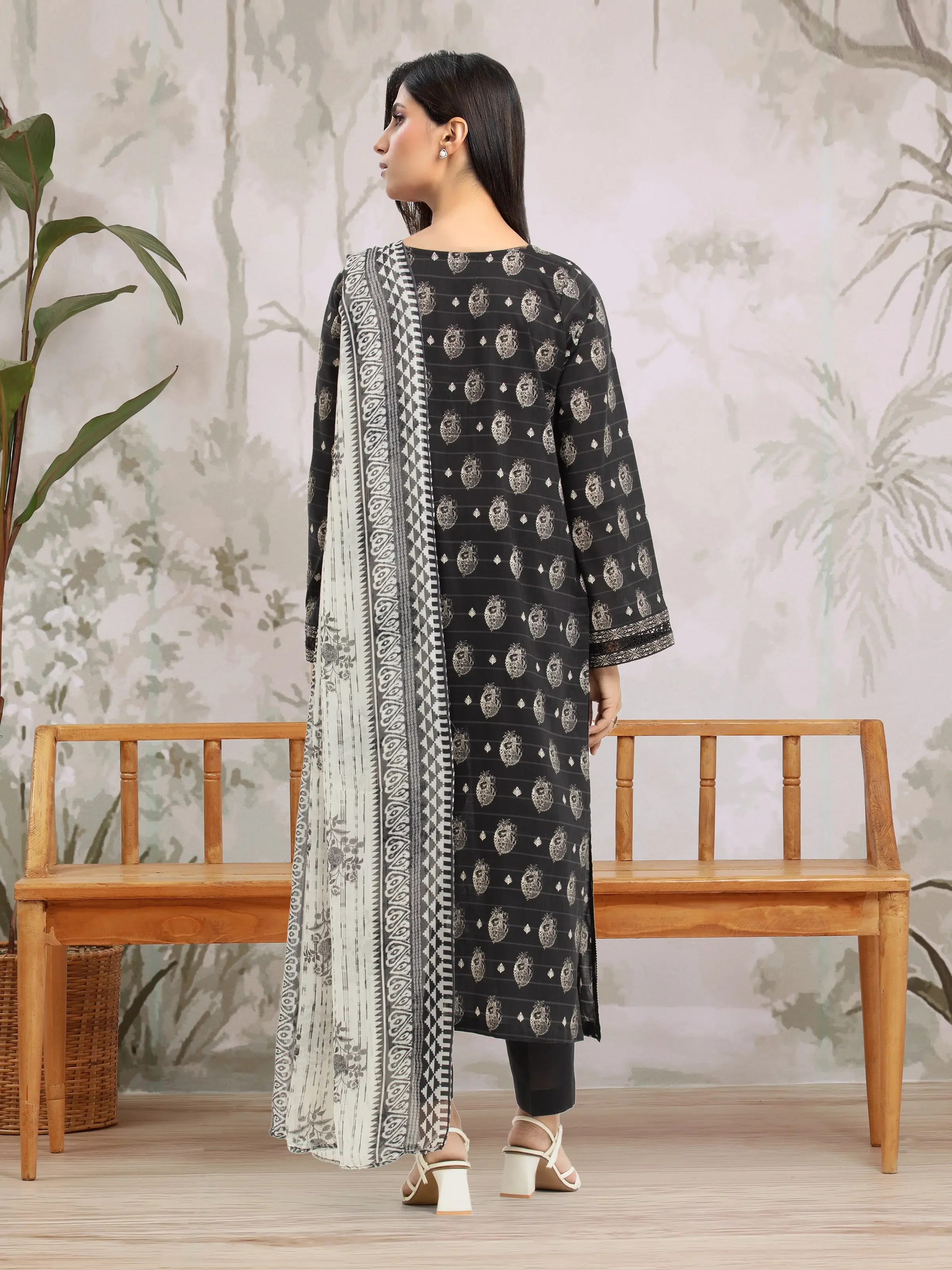 Unstitched Printed Khaddar Suit - EWU5M2-199-3P - Image 4