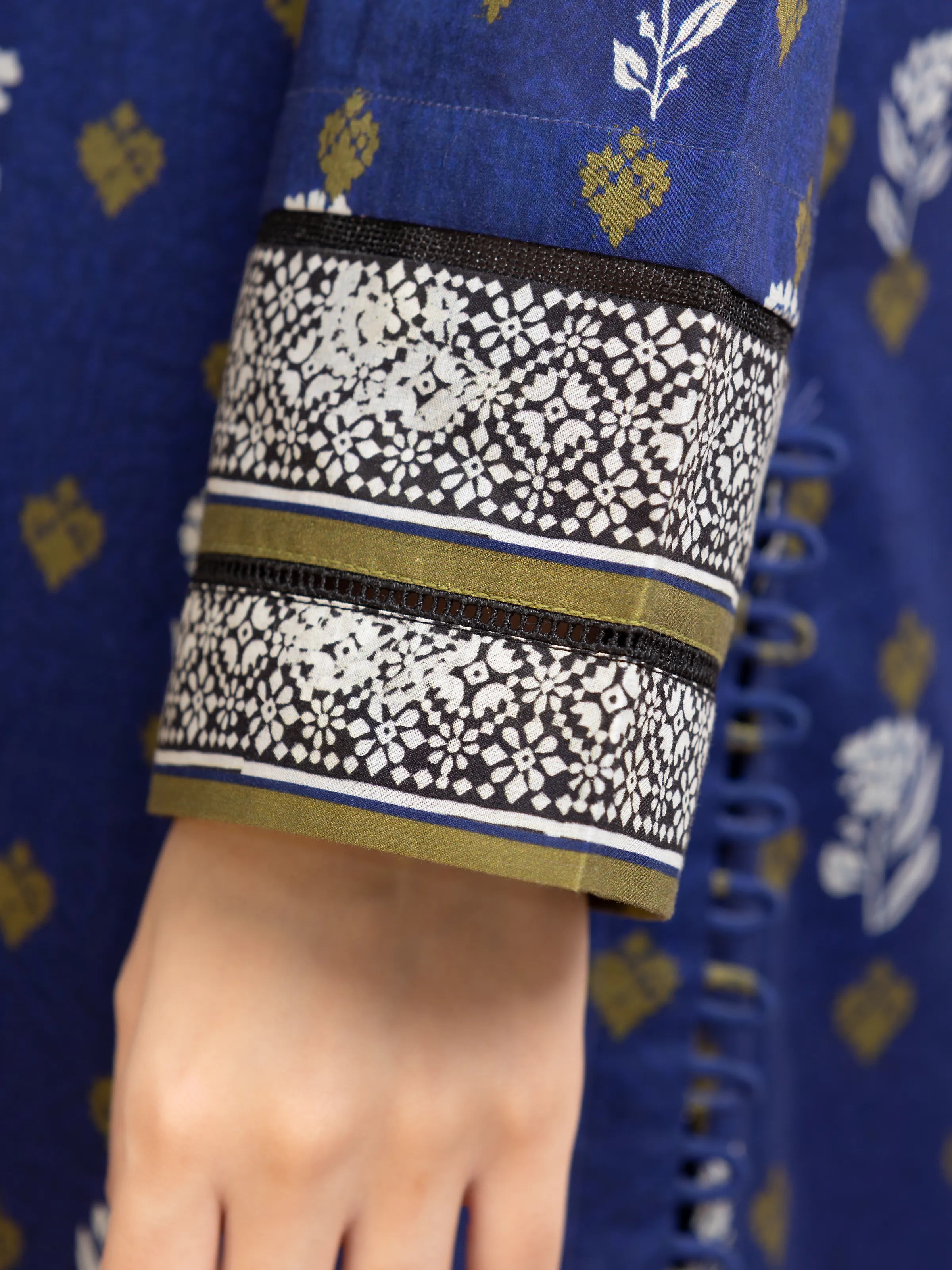 Unstitched Printed Cambric Shirt Dupatta - EWU24A2-27120SD - Image 5