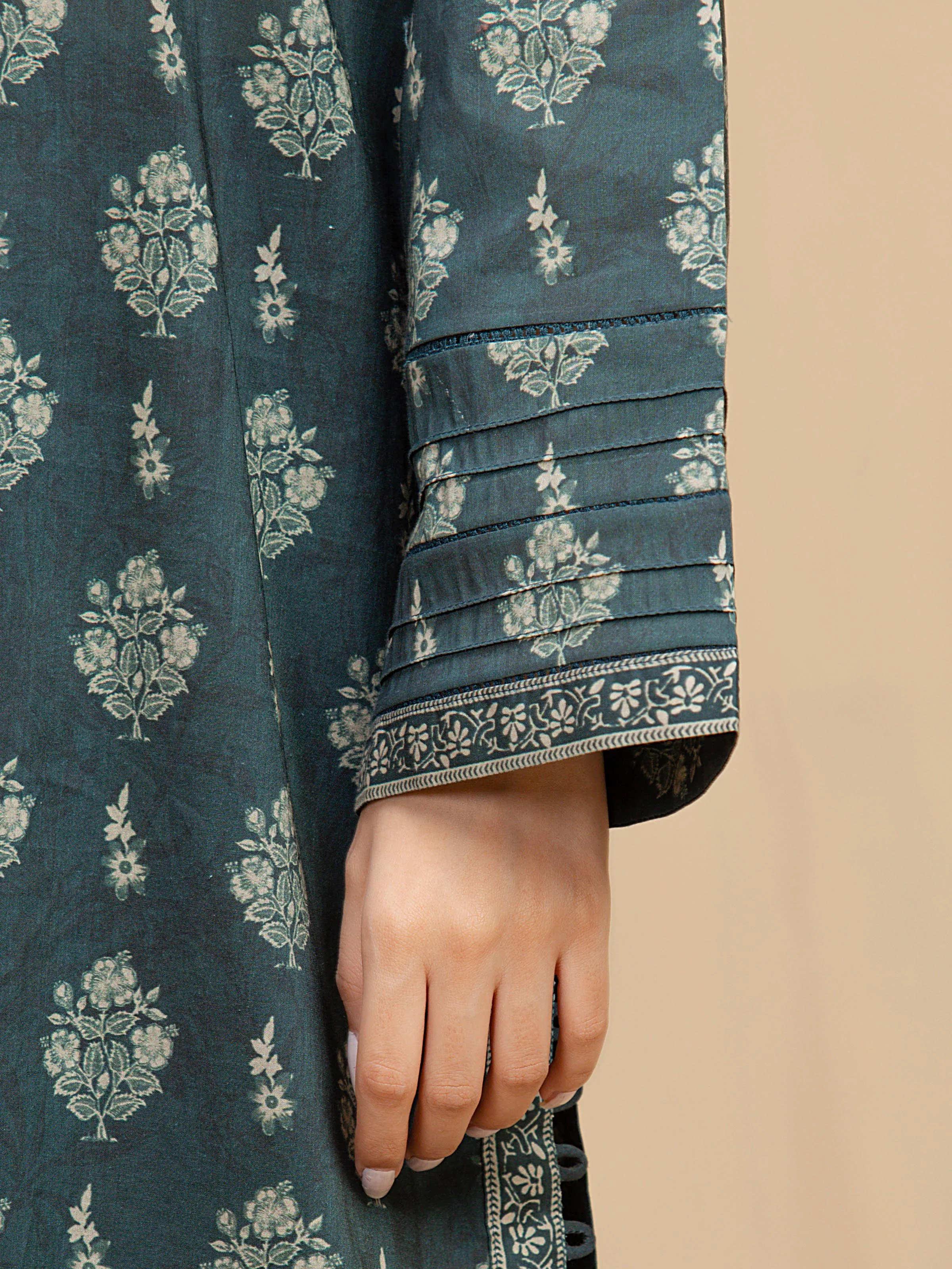 Unstitched Printed Khaddar Suit - EWU5A3-36120-3P - Image 4