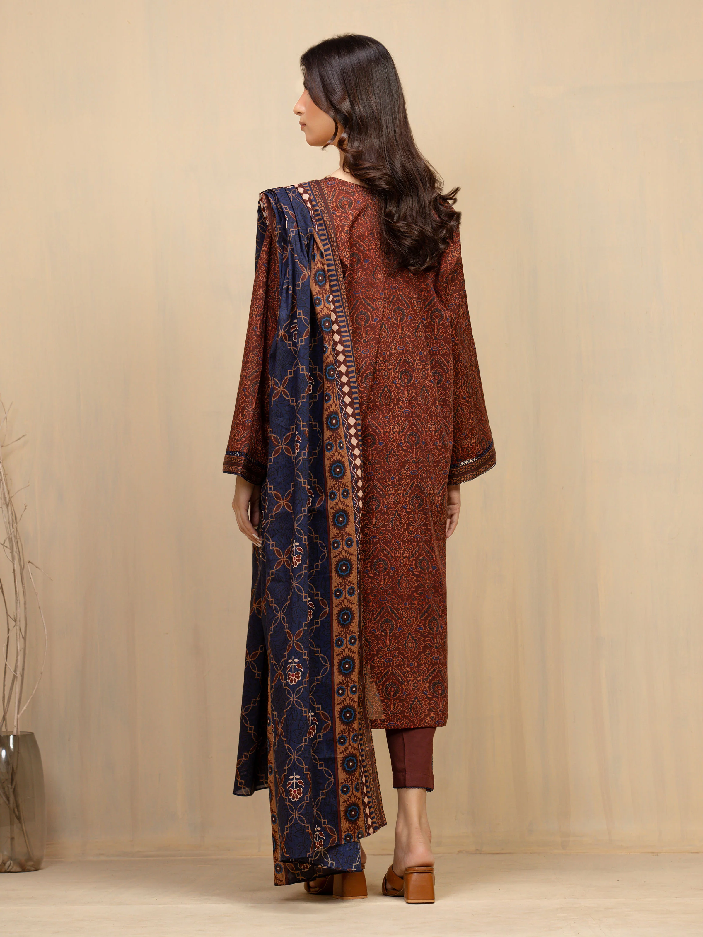 Unstitched Printed Khaddar Suit - EWU5A3-35998-3P - Image 4