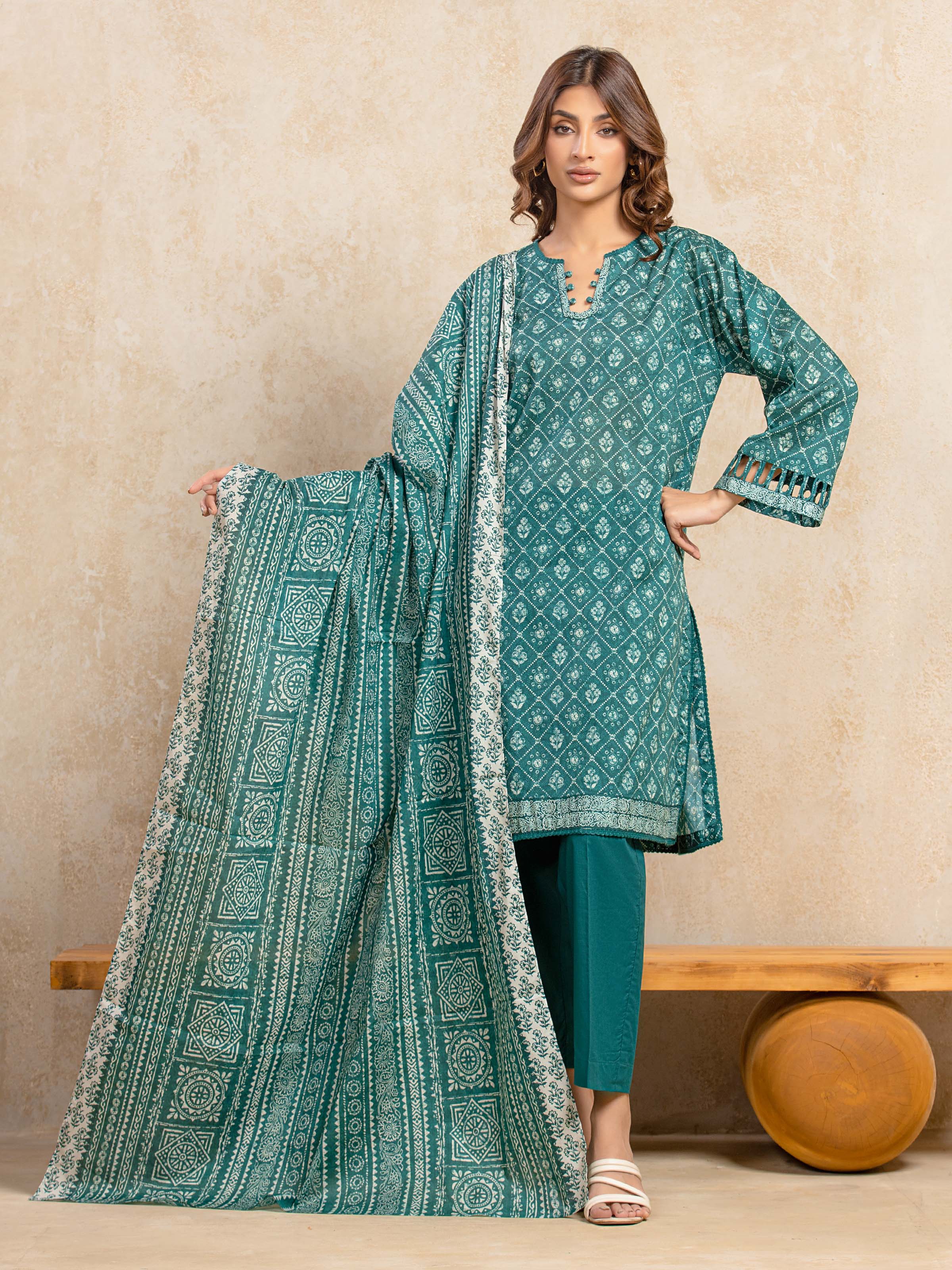 Unstitched Printed Khaddar Suit - EWU5A3-35982-3P