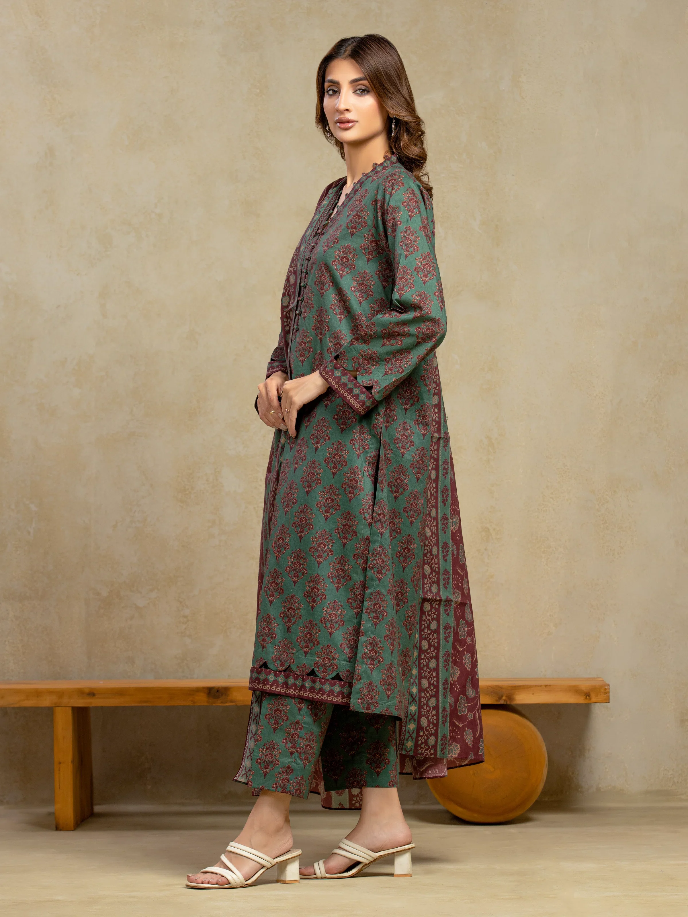 Unstitched Printed Khaddar Suit - EWU5A3-36116-3P - Image 5