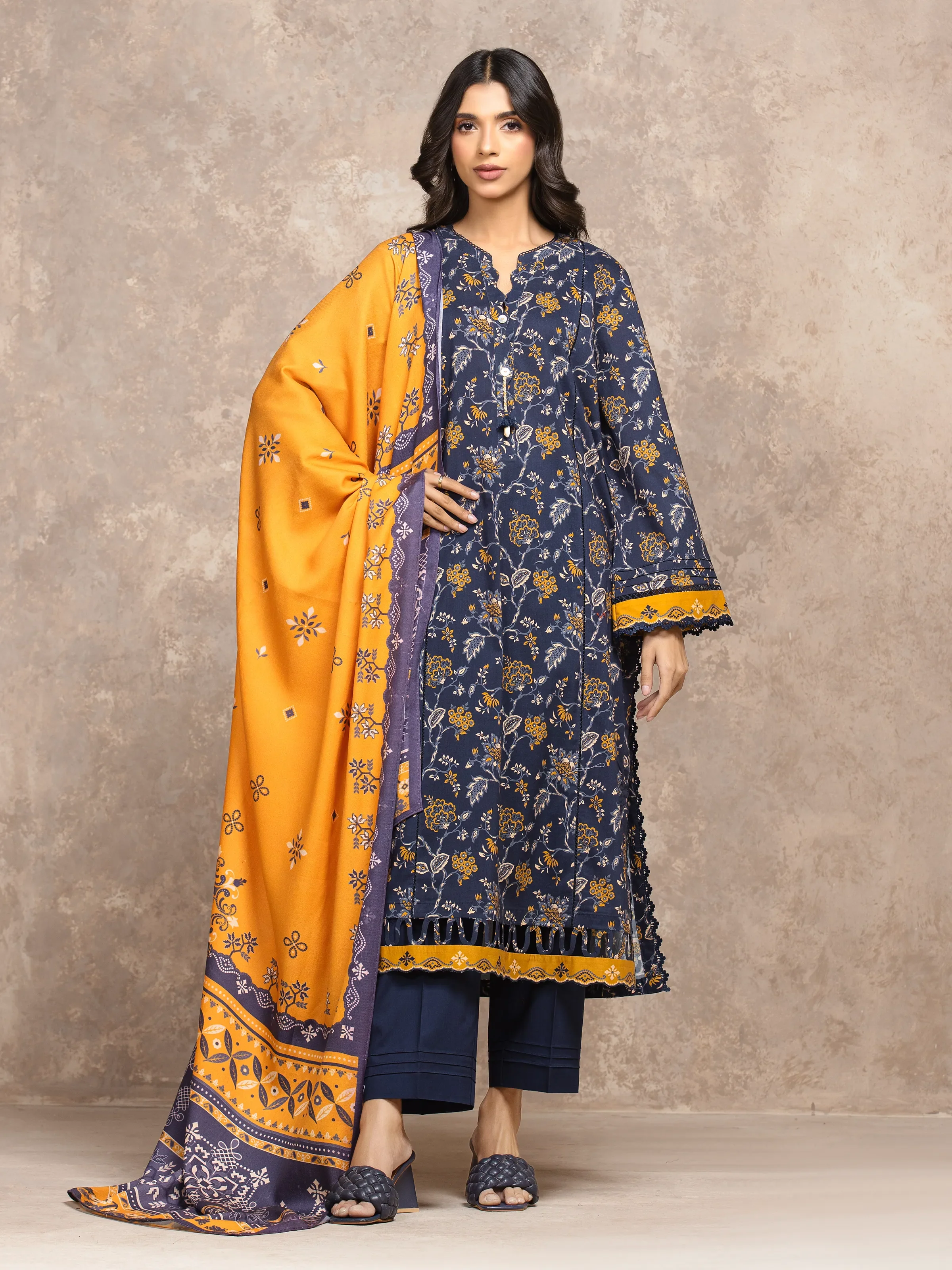 Unstitched Printed Khaddar Suit - EWU5M3-038-3P