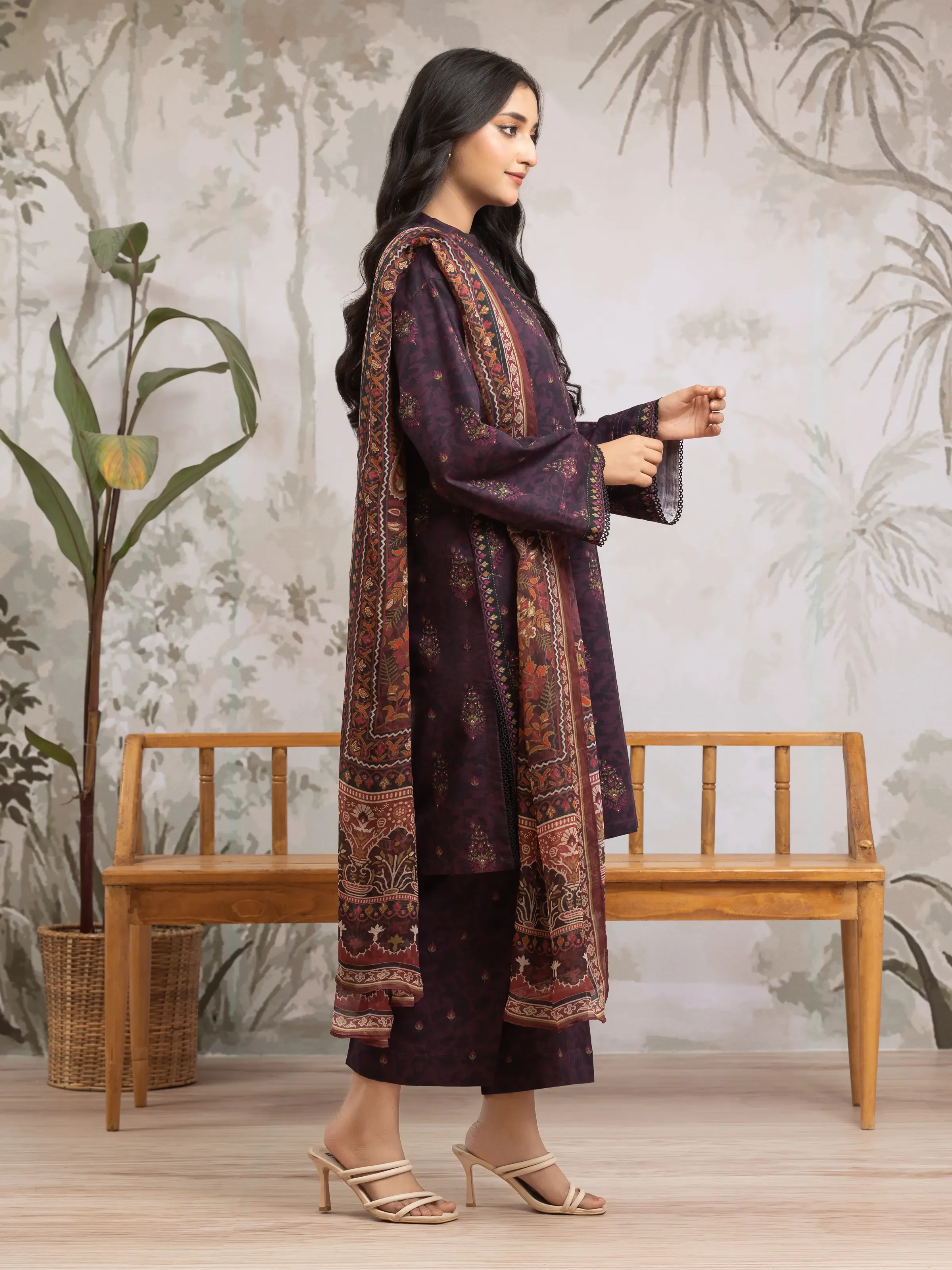 Unstitched Printed Khaddar Shirt Dupatta - EWU24M2-171SD - Image 4