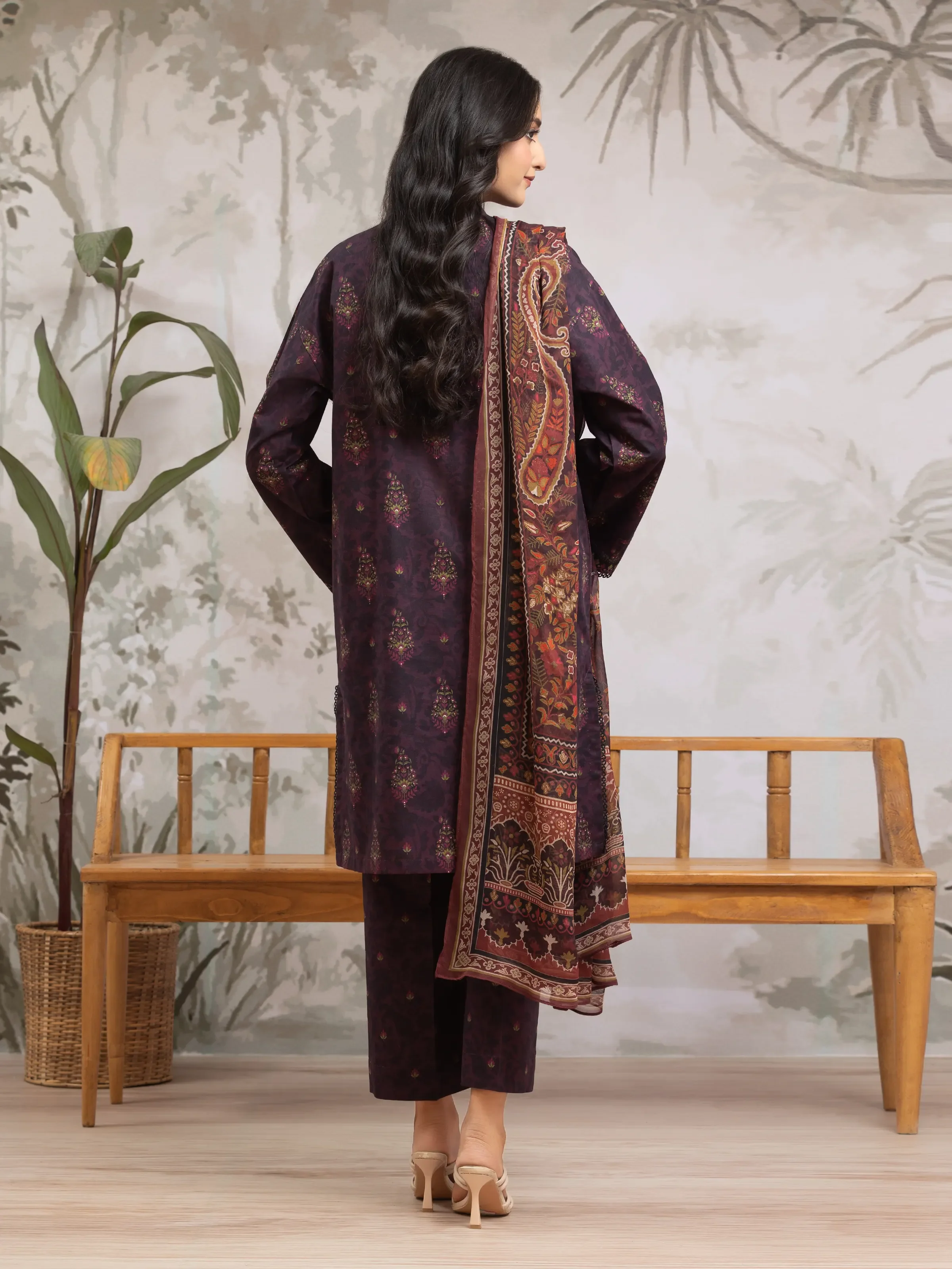 Unstitched Printed Khaddar Shirt Dupatta - EWU24M2-171SD - Image 5