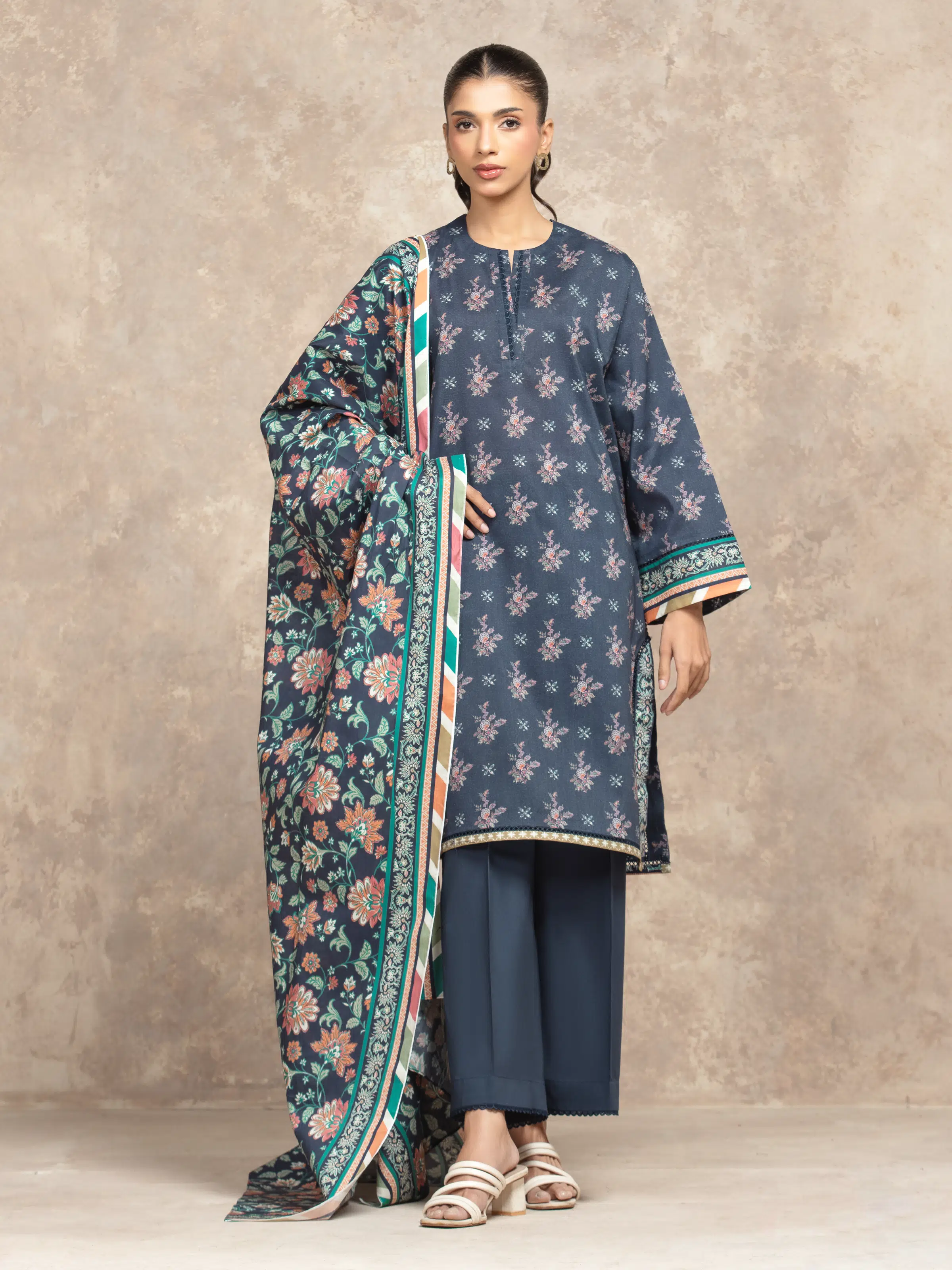 Unstitched Printed Khaddar Suit - EWU5A3-36026-3P