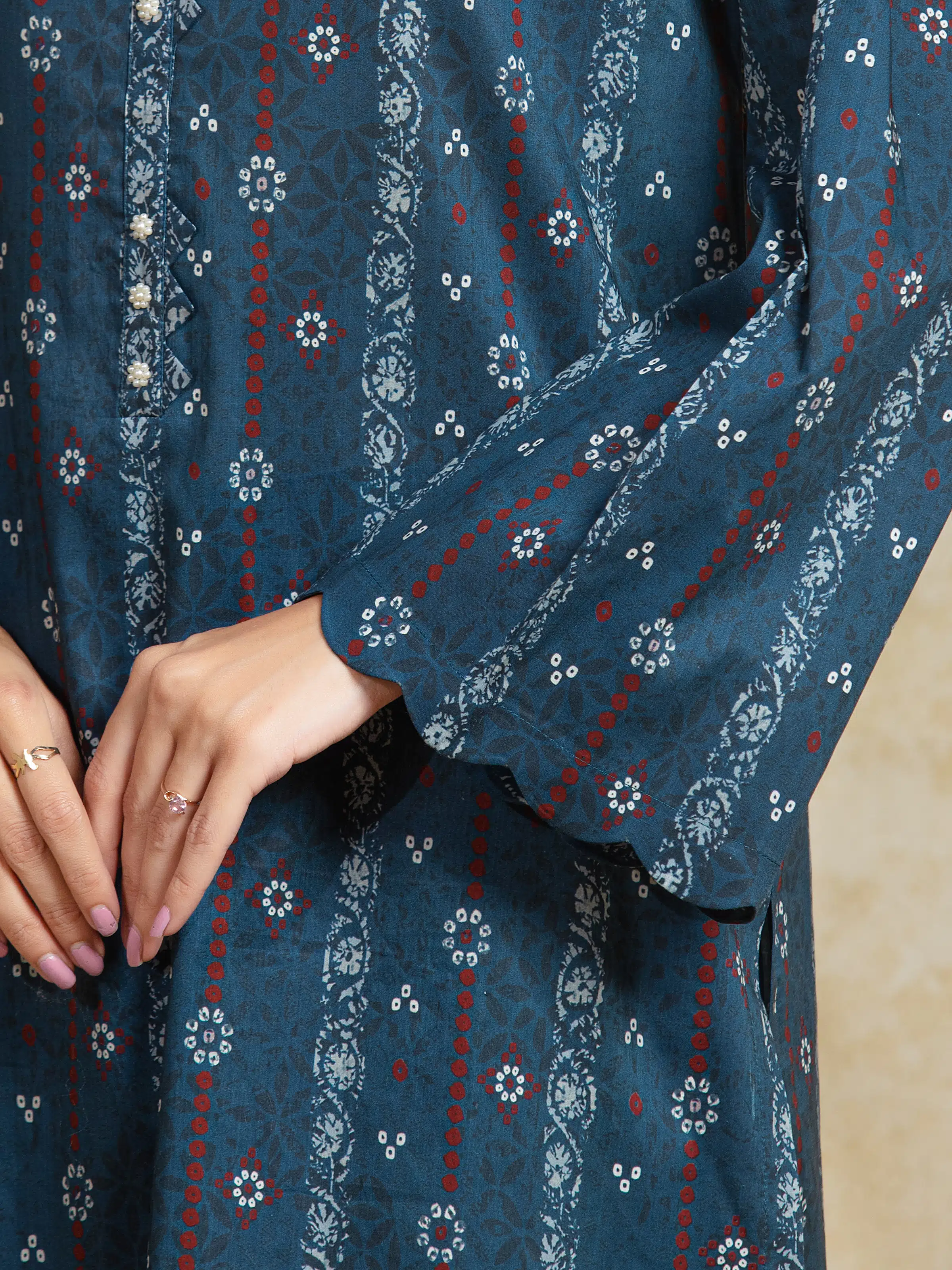 Unstitched Printed Khaddar Suit - EWU5A3-35909-3P - Image 3