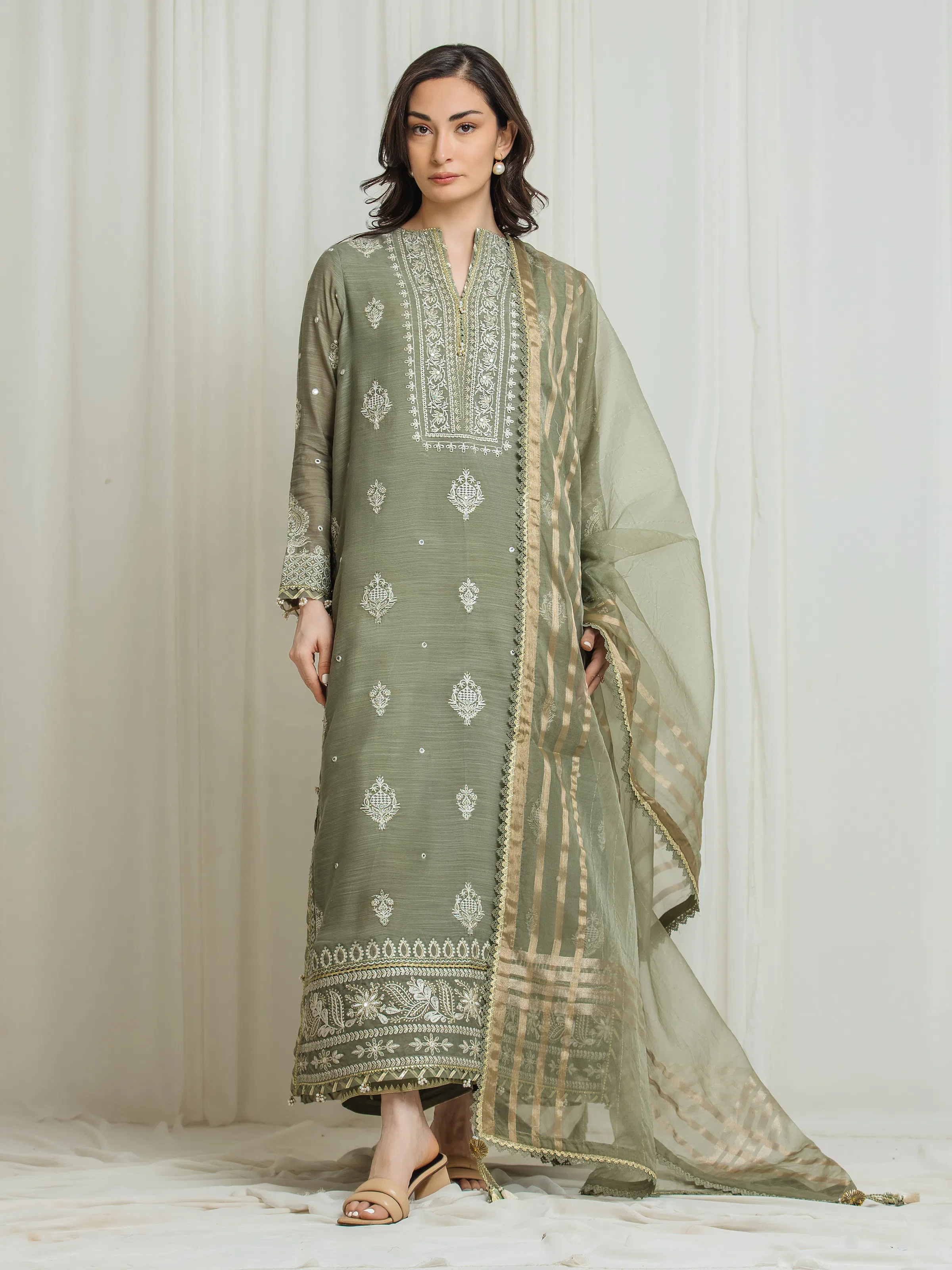 Unstitched Embroidered Munar Suit - EWU6V21-32063-3P