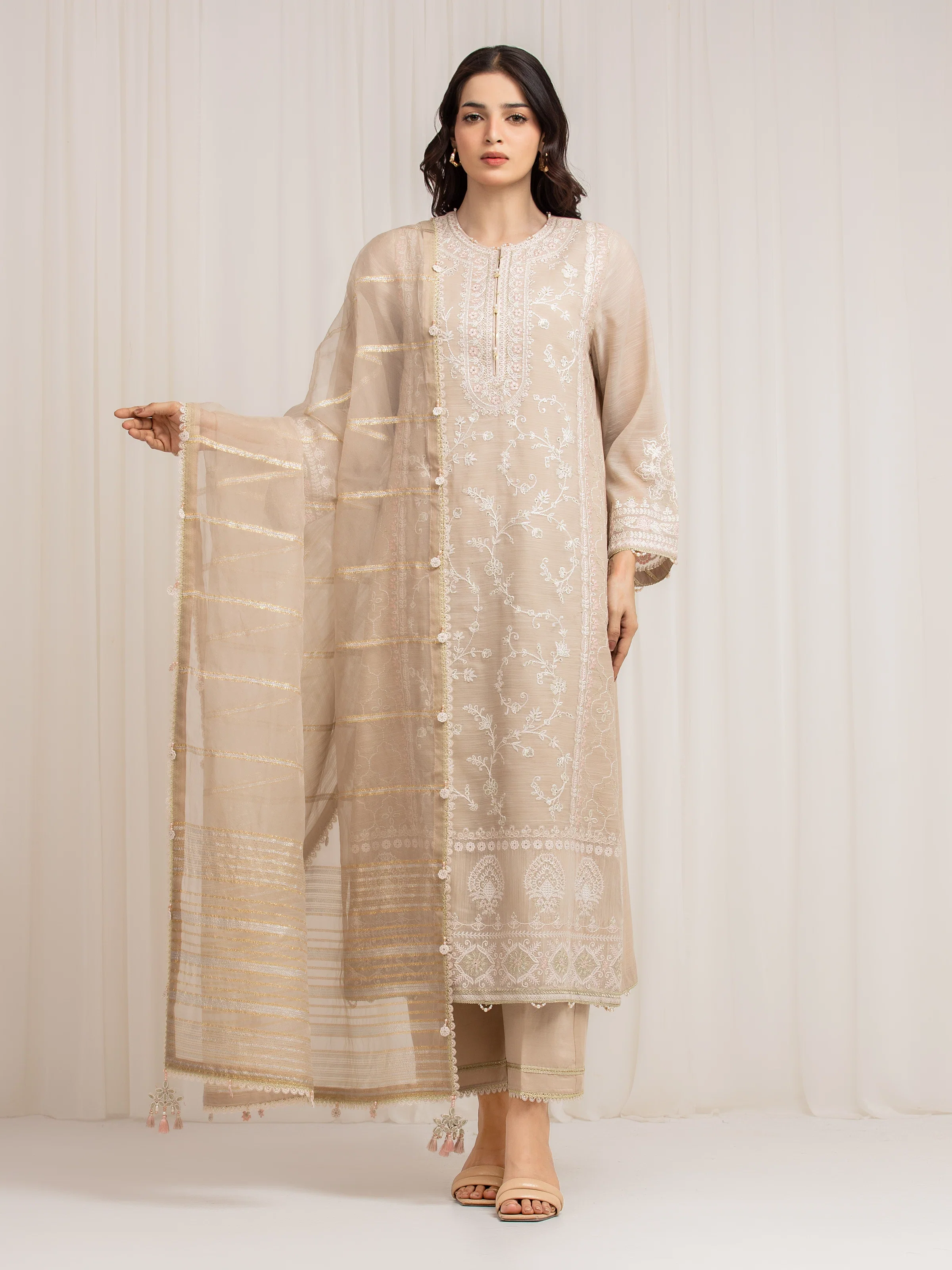 Unstitched Embroidered Suit - EWU6V21-32062-3P