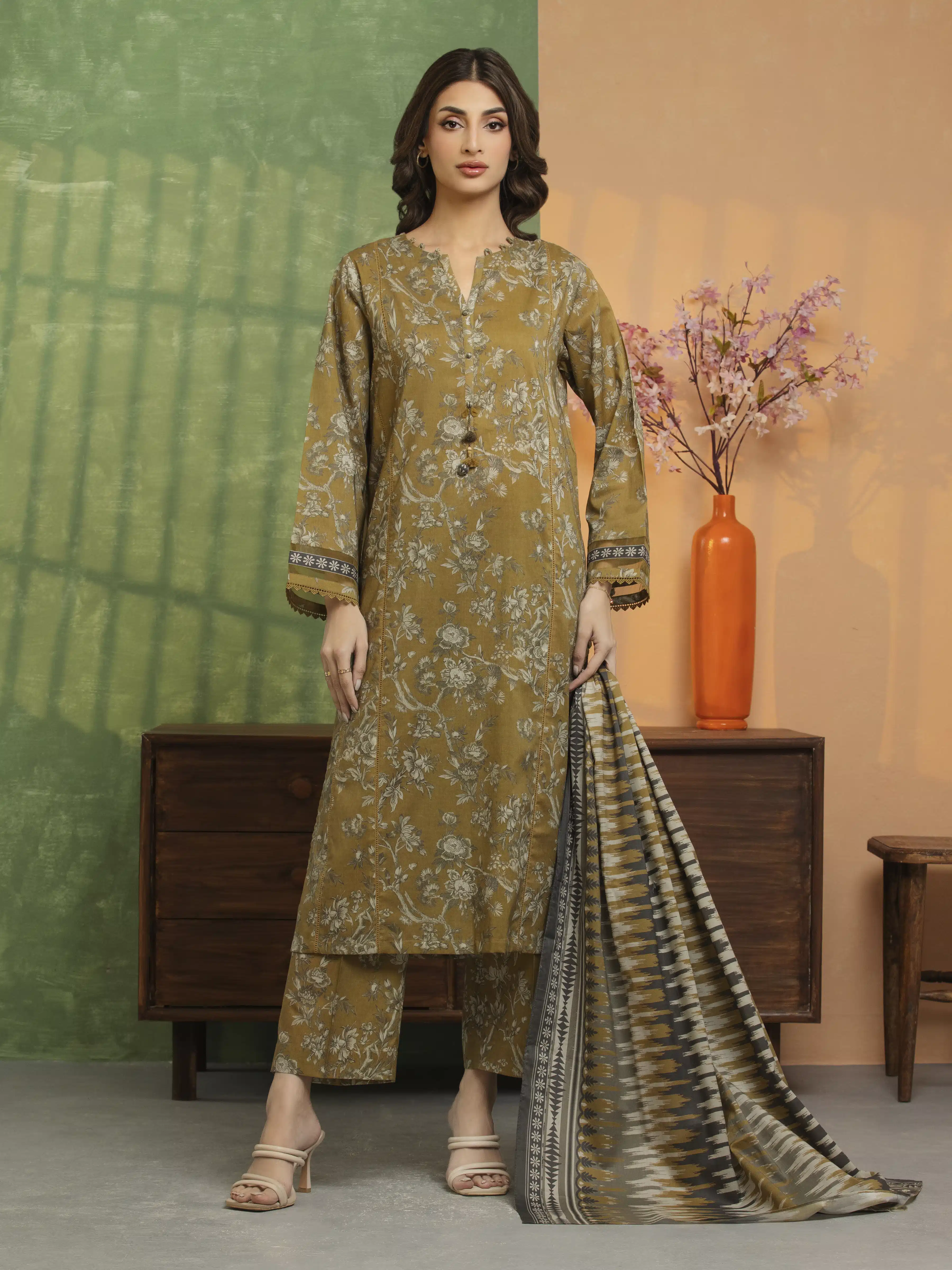 Unstitched Printed Khaddar Suit - EWU5A3-36109-3P