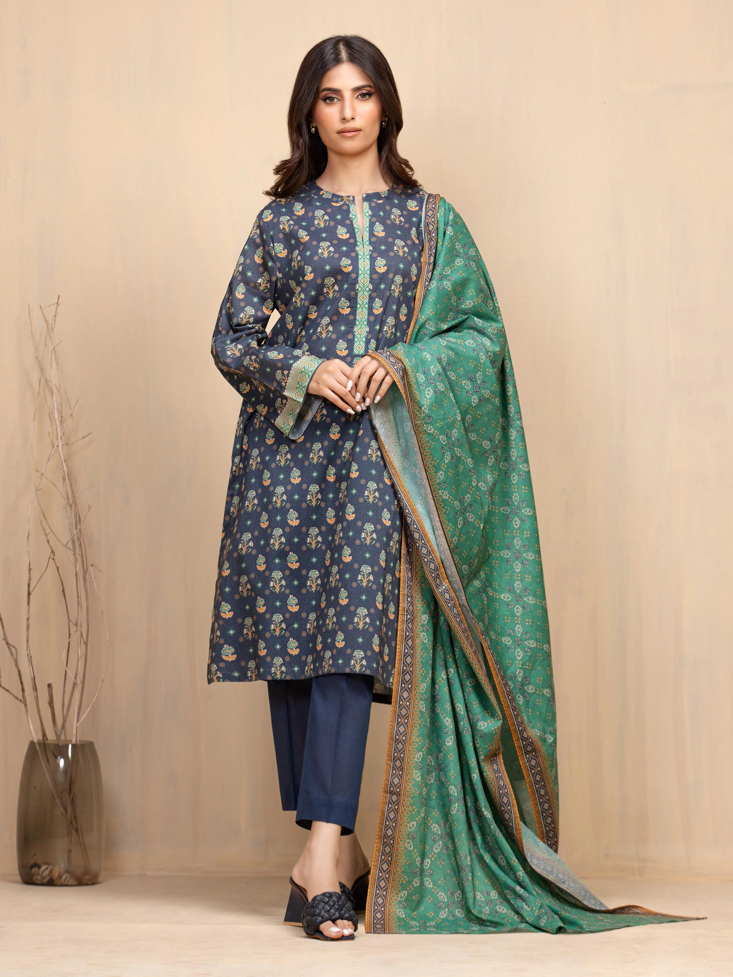 Unstitched Printed Khaddar Suit - EWU5A3-35907-3P