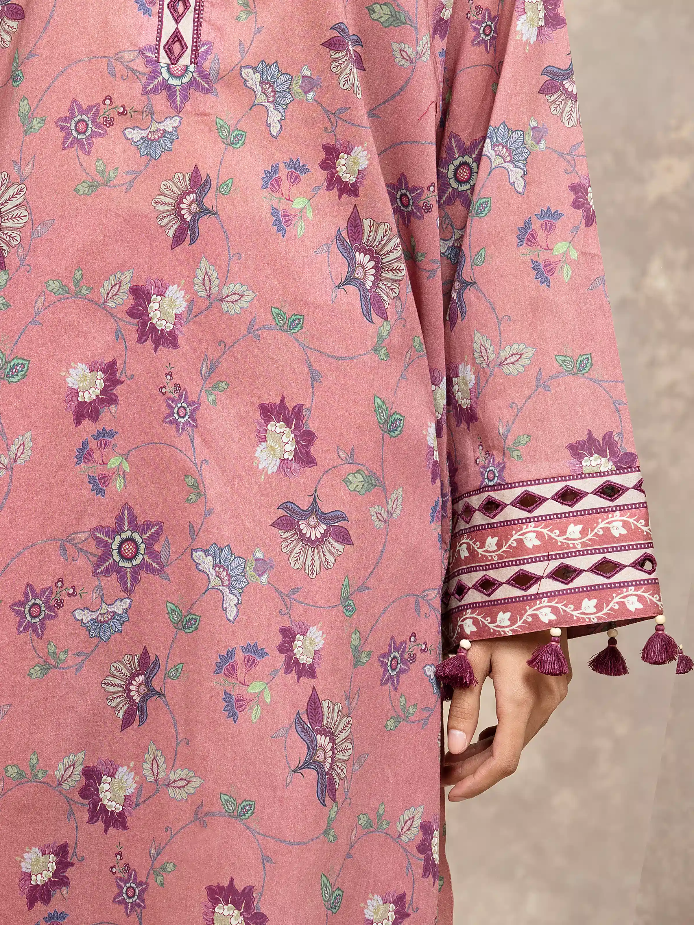 Unstitched Printed Khaddar Suit - EWU5A3-36027-3P - Image 3
