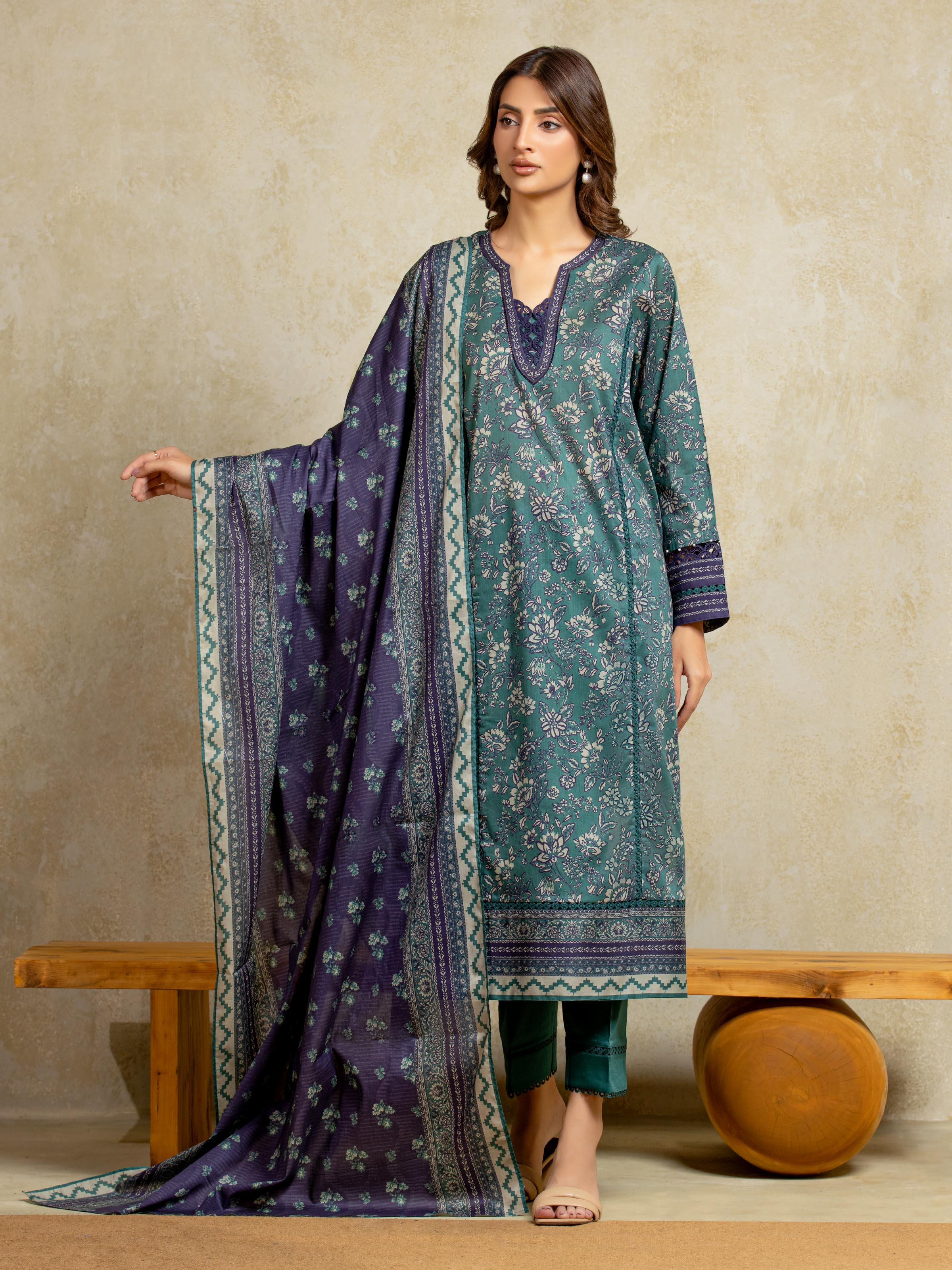Unstitched Printed Khaddar Suit - EWU5A3-35996-3P