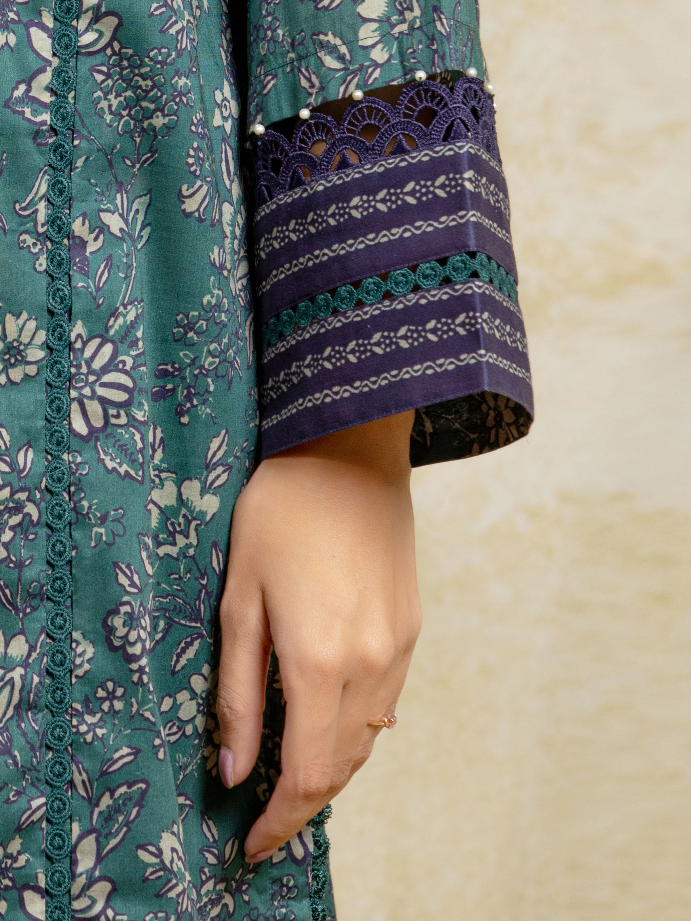 Unstitched Printed Khaddar Suit - EWU5A3-35996-3P - Image 5