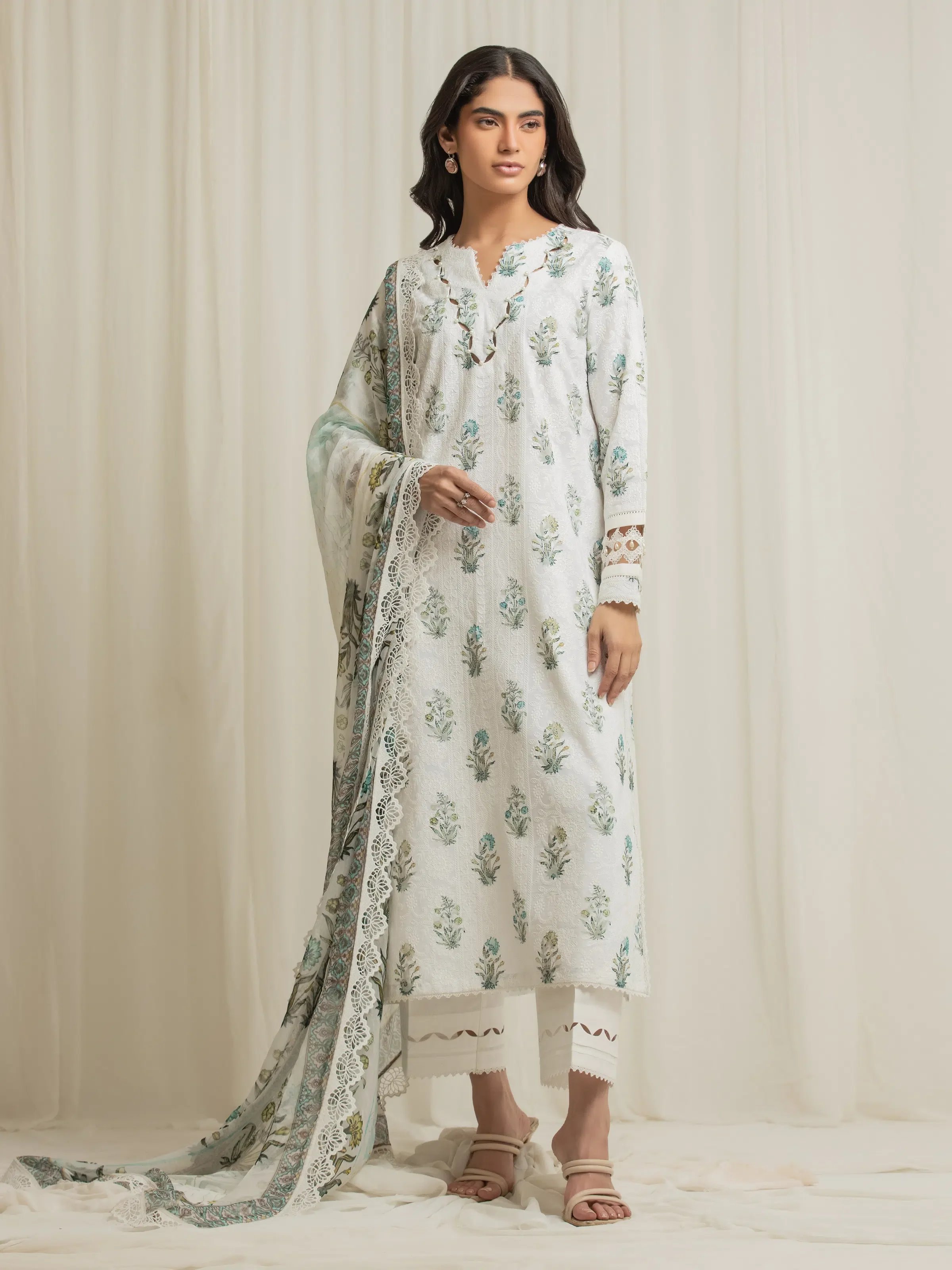 Unstitched Embroidered Cambric Suit - EWU6V2-33507-3P
